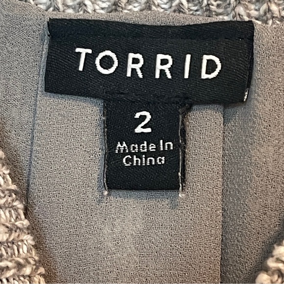 Torrid Marled Cold Shoulder Sweater Grey Size 2 - Picture 9 of 11